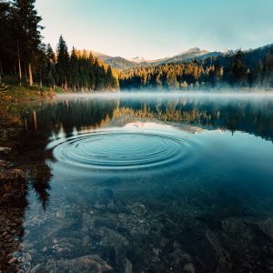 Lacul din România care deţine 3 recorduri mondiale!